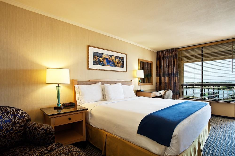 Holiday Inn Express At Monterey Bay By Ihg Seaside Exteriér fotografie