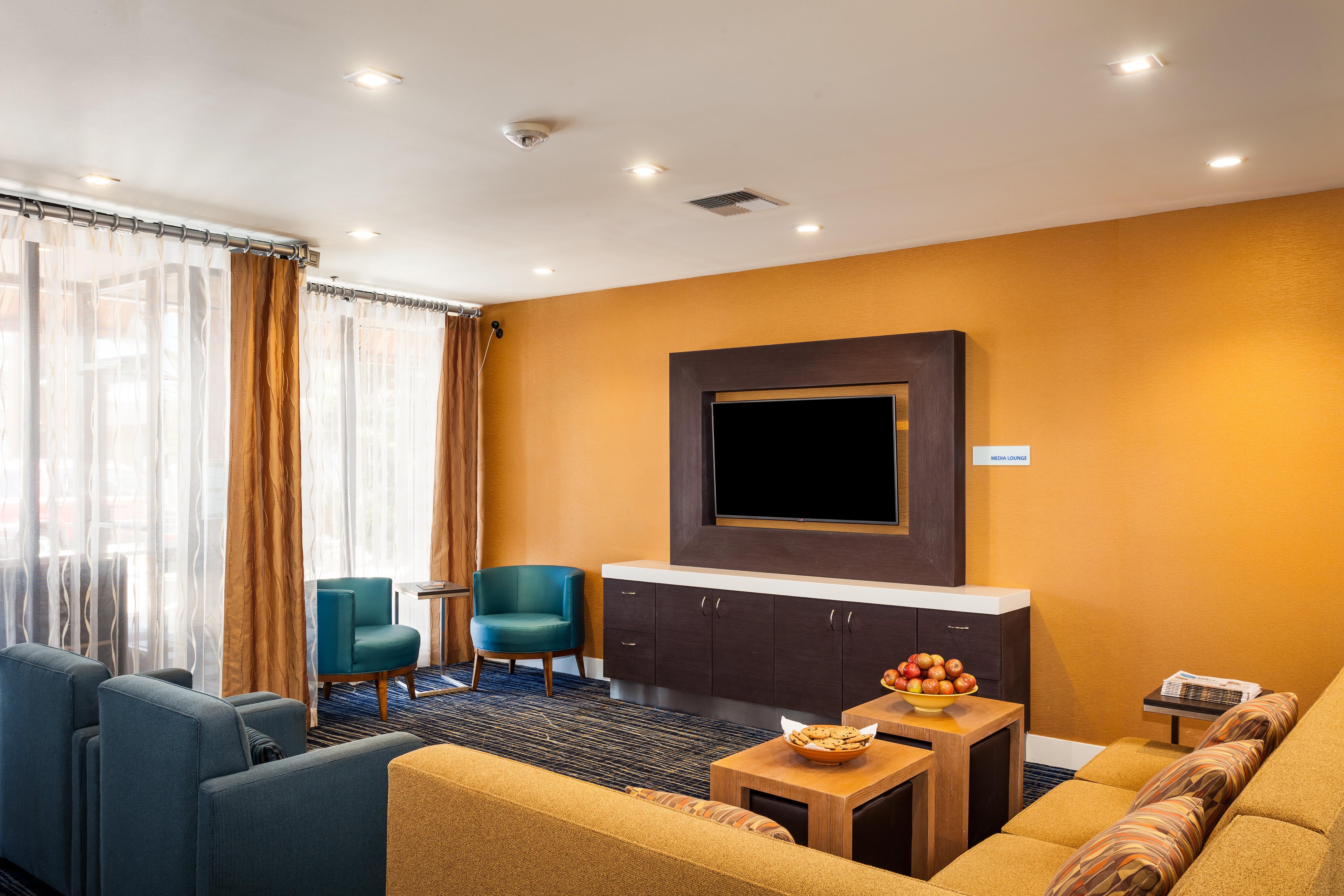 Holiday Inn Express At Monterey Bay By Ihg Seaside Exteriér fotografie